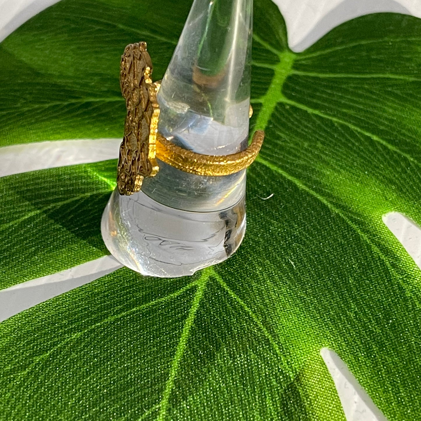 Medium Africa ring -brass