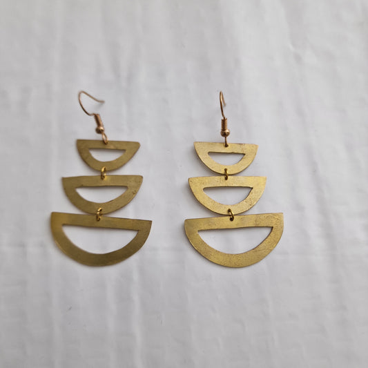 Half-mooned shaped geometric shaped brass pendant earrings