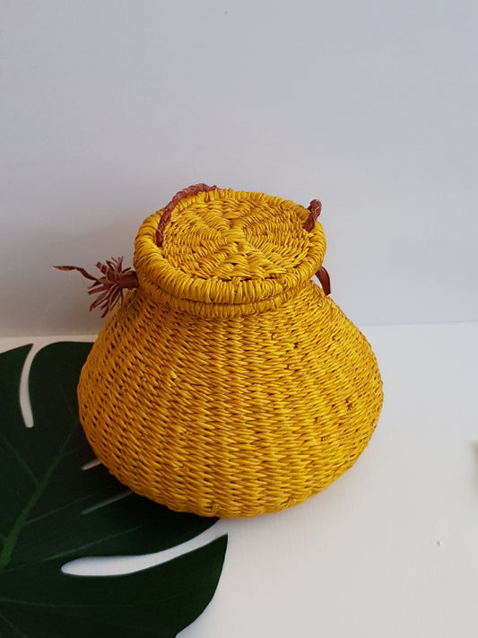 Yellow pot rattan straw bag