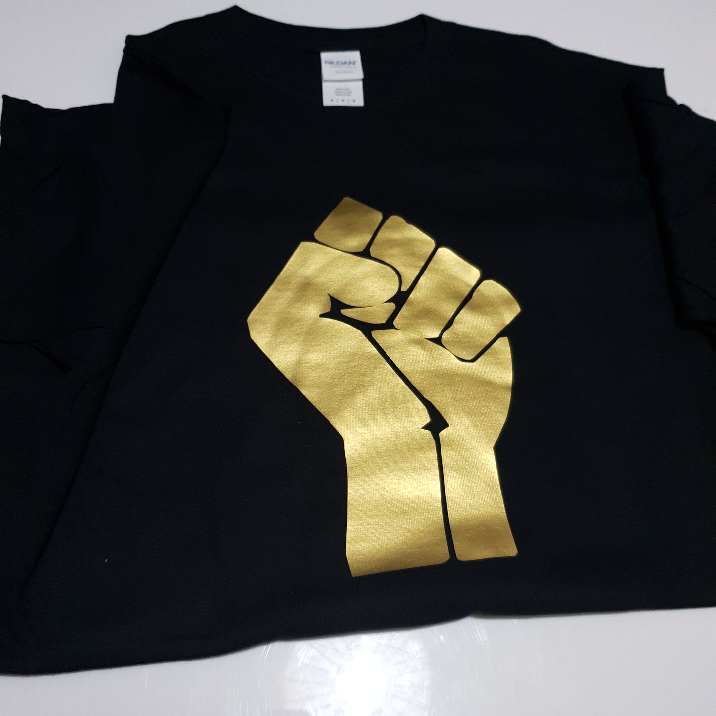 Unity and solidarity fist - T-Shirt