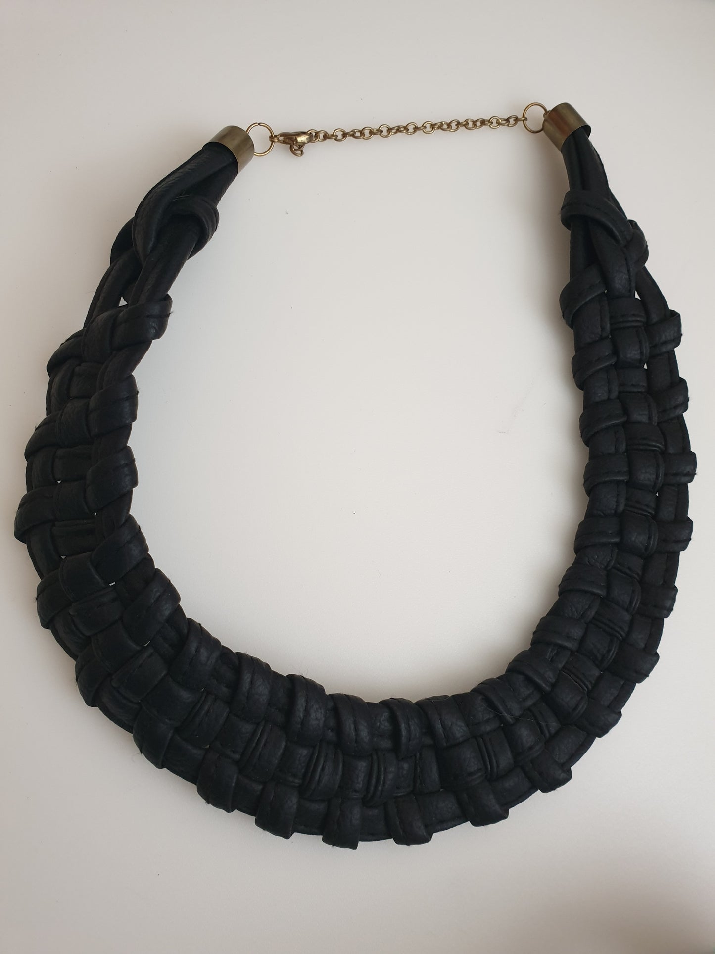 Leather choker necklace