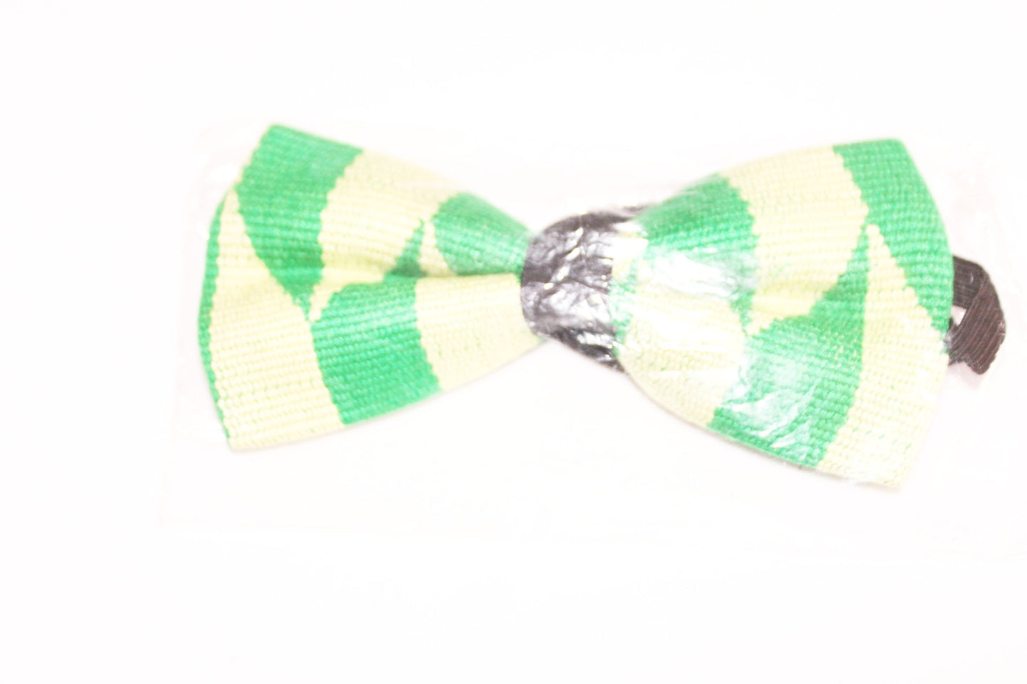 Green and cream kente bow tie
