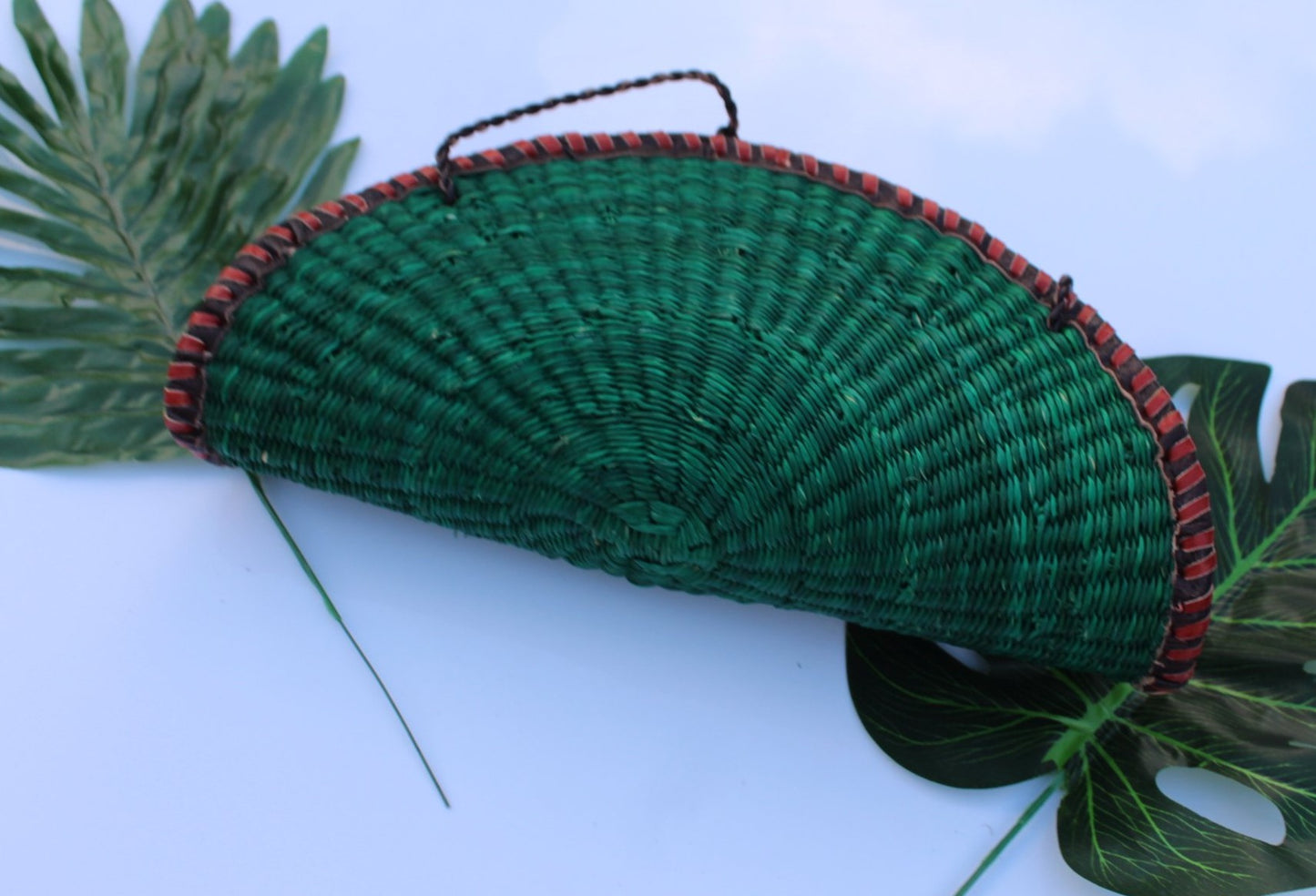 Fan shaped green straw bag