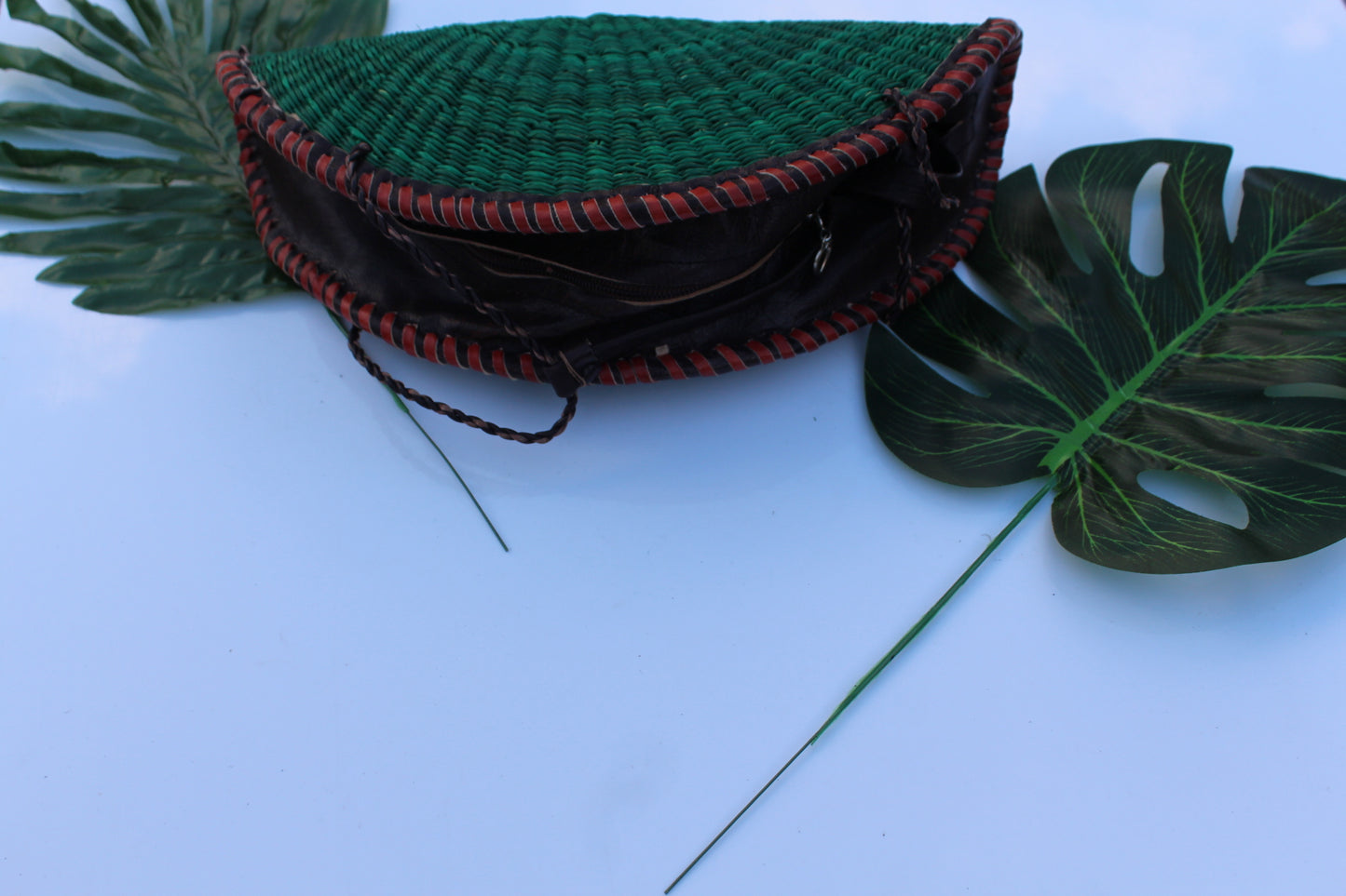 Fan shaped green straw bag