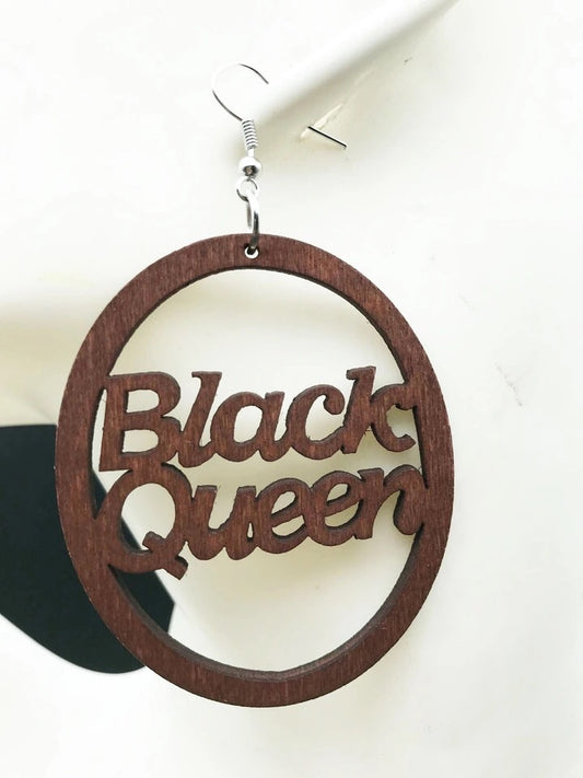 Black Queen - brown wooden earrings